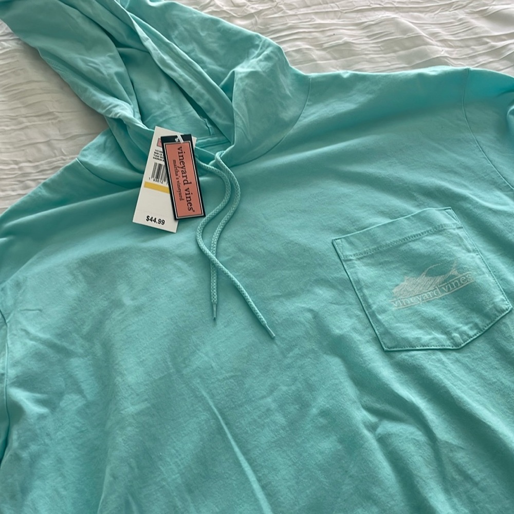 NWT - Vineyard Vines long sleeve hooded shirt